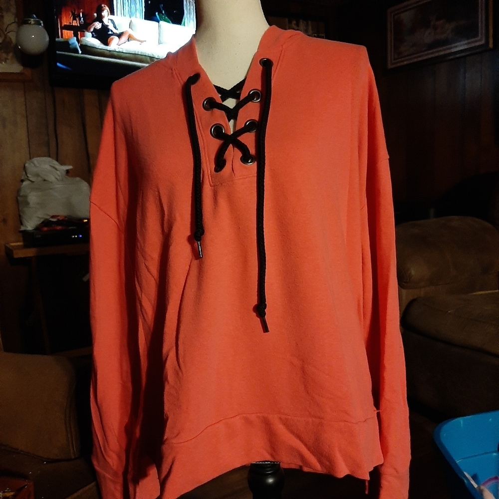 05/21 Vs pink lace up hoodie